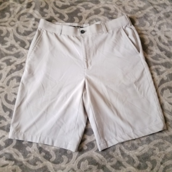 Izod Other - Izod golf shorts size 32